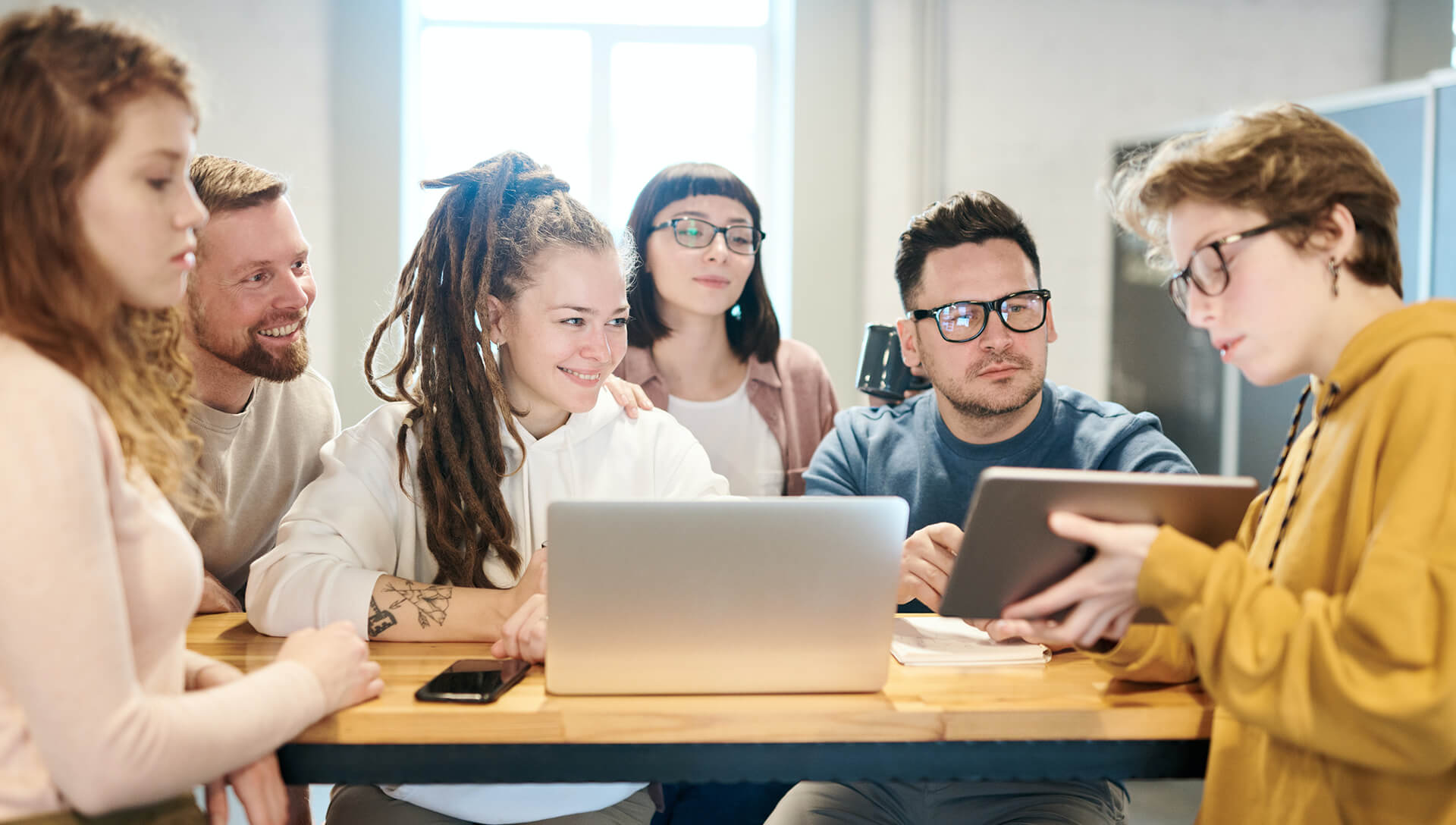 Abstrakter Hintergrund für UX und UI Design Ausbildung
