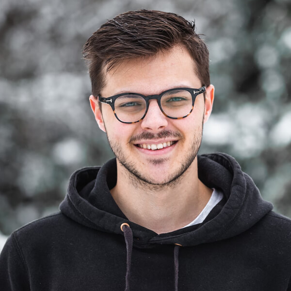 Porträt einer Lehrkraft für UX-Research und Informationsarchitektur