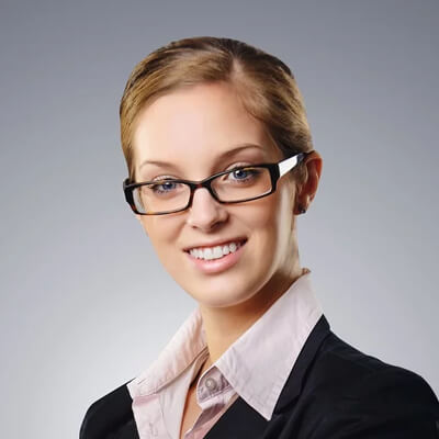 Porträtfoto einer Teilnehmenden Person für UX/UI Ausbildung