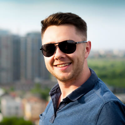 Porträtfoto einer Teilnehmenden der UX/UI Design Ausbildung